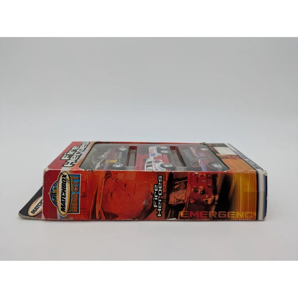 VTG Mattel Matchbox Hero City Fire Heroes 3-Pack Diecast Fire Trucks 2002 NIB